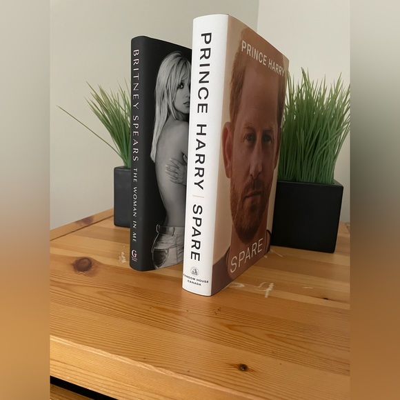 Spare/Prince Harry & Woman in Me/Britney Spears - Picture 5 of 6